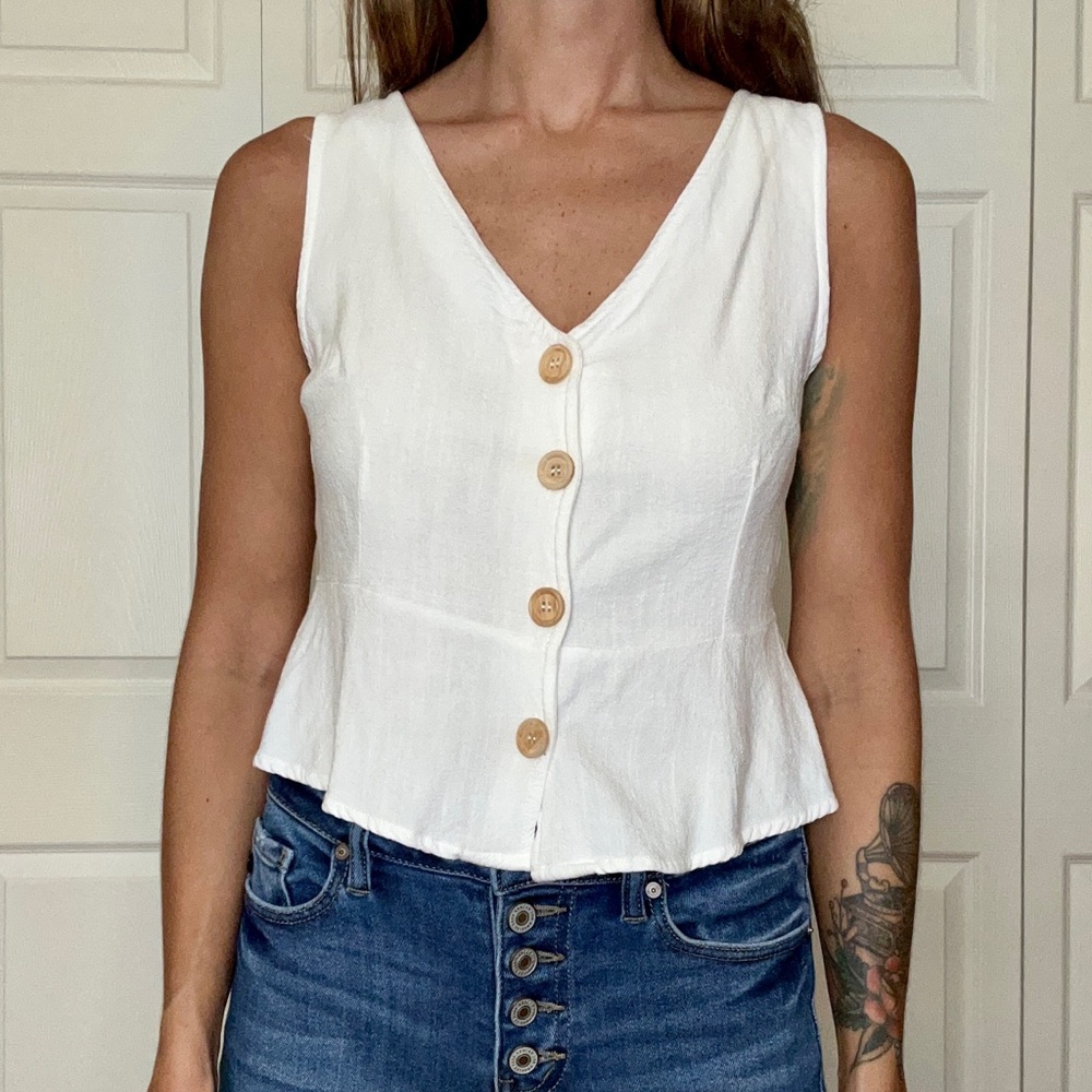 Elegant Cream Button-Down Sleeveless Top